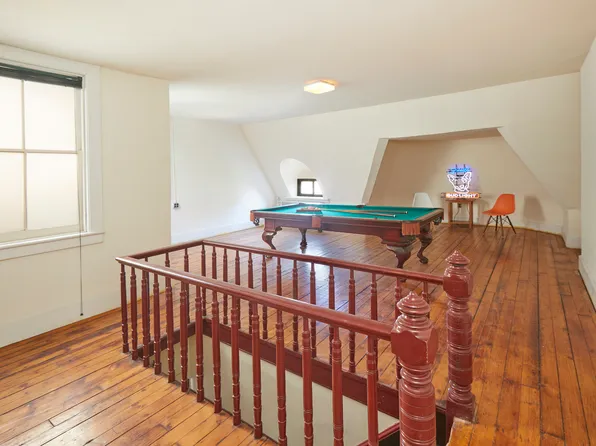 246 Gates Avenue image 17 of 19