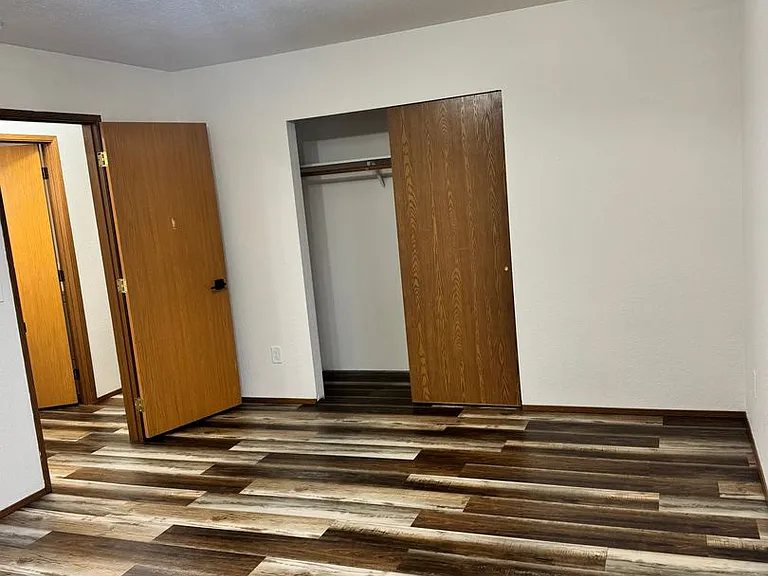 2109 N Walnut St — Photo 7