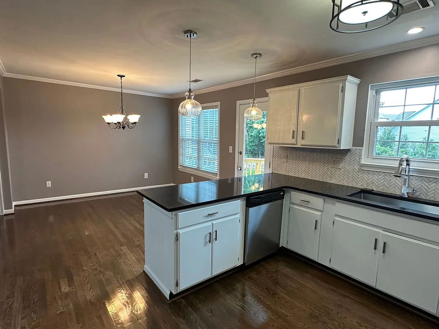 5292 Afton Way — Photo 3