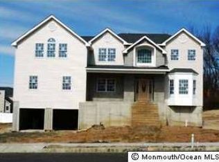 4 Selma Ln, Hazlet, NJ 07730