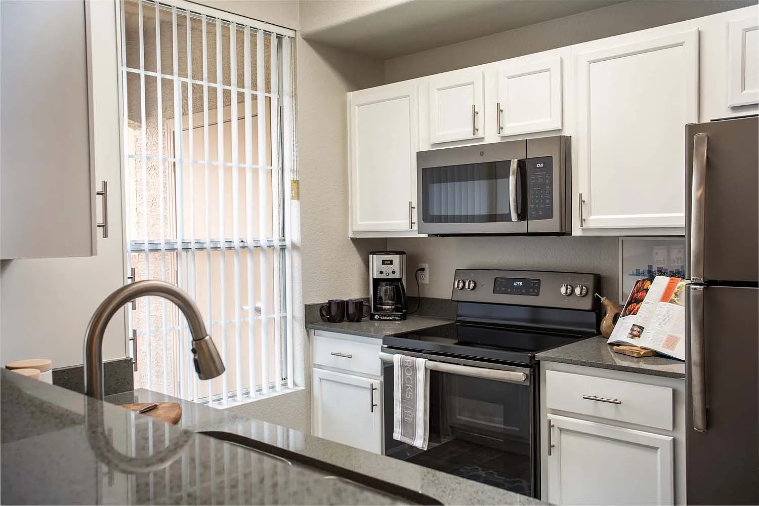 Biscayne Bay Apartments — Photo 1