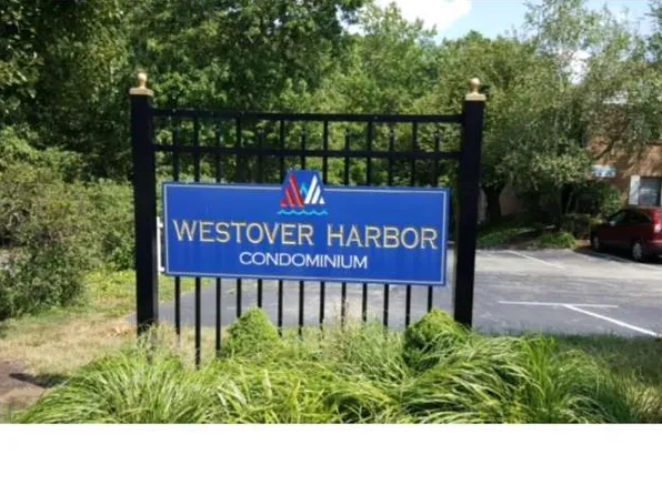 110 Woodstream Dr #4, Norristown, PA 19403