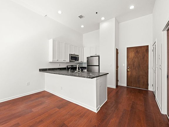 5th image of 61 Grand St APT 1C