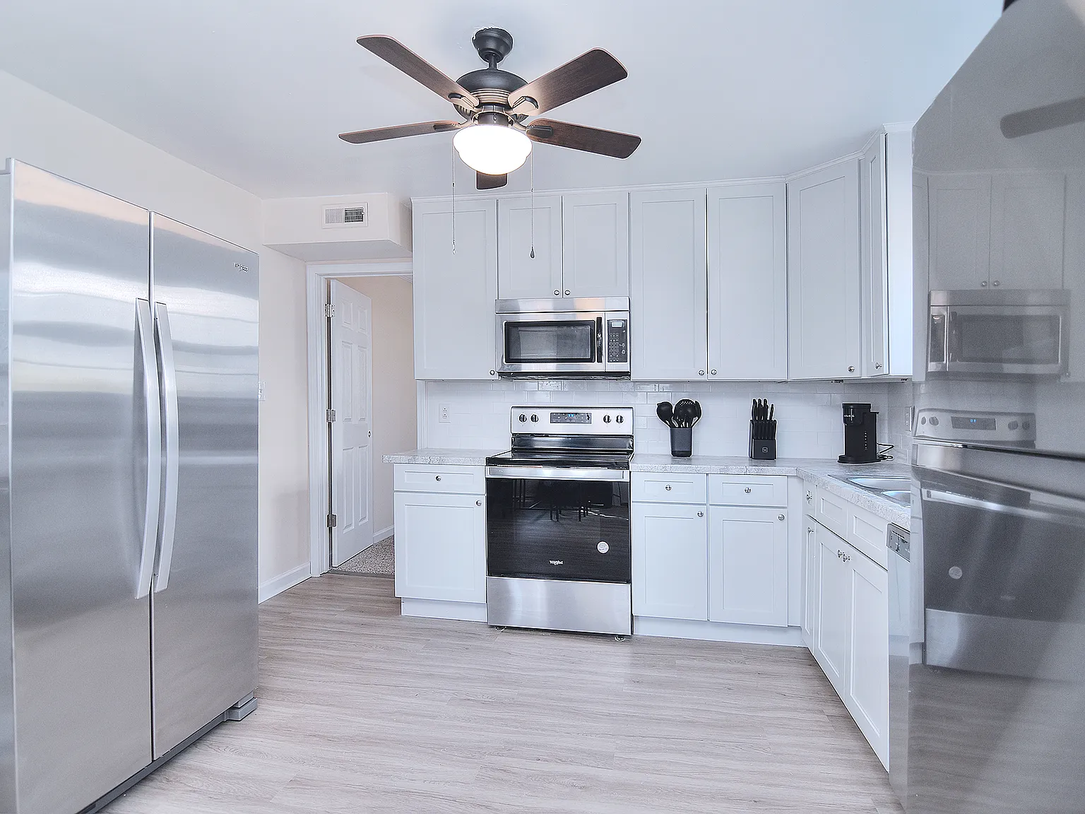 Chestnut Lake Dr, Charlotte — Photo 3