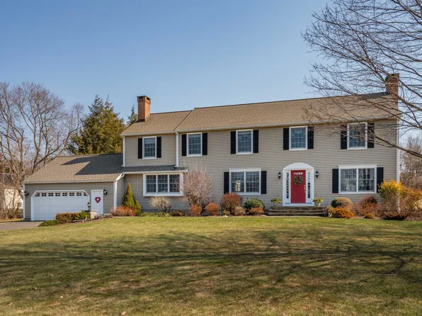 4 Case Circle, Simsbury, CT 06092