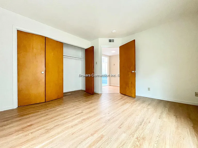 1649 12th Ave #8 — Photo 17