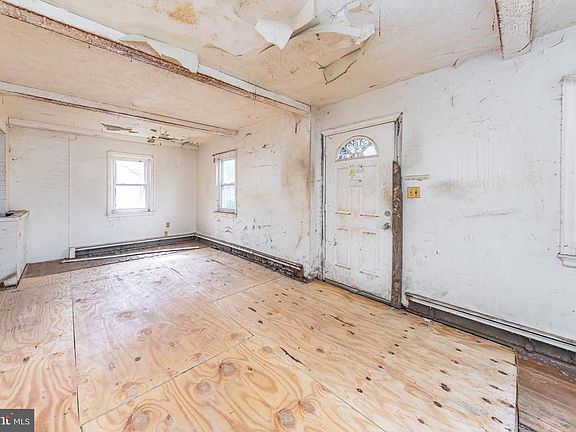 2nd image of 25 Adams Ave