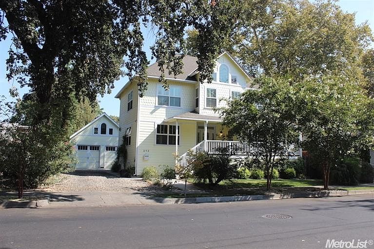 1st image of 213 Oak Ave