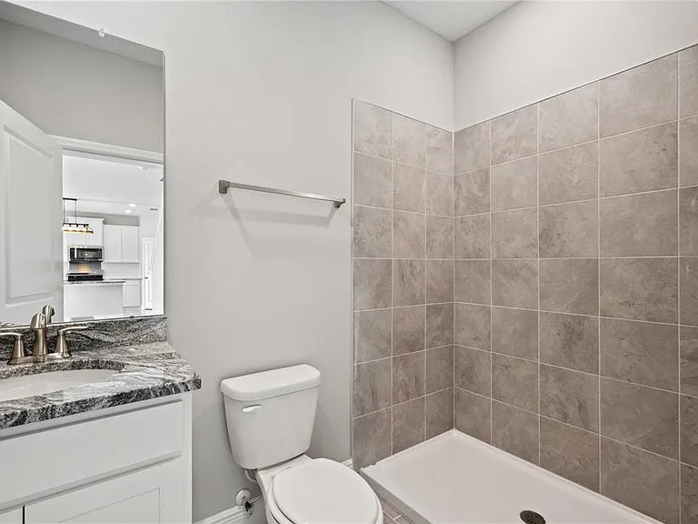 2560 Warren Acres Blvd — Photo 16