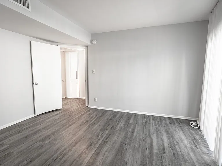 5302 Colodny Ave — Photo 32
