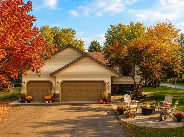 1449 Aretz Ct, Victoria, MN 55386