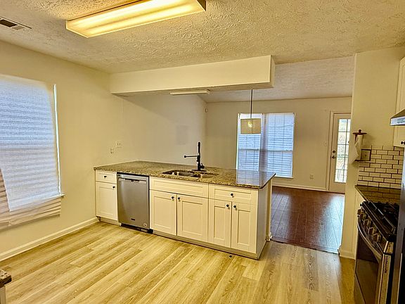 5th image of 5270 Sterling Trace Ct