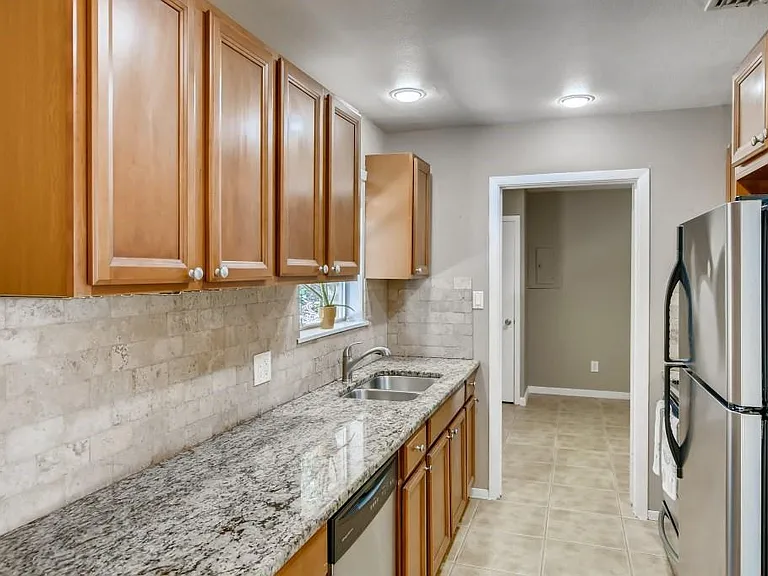 715 Vanguard St — Photo 13