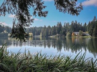 70 E Lakeshore Dr, Allyn, WA 98524