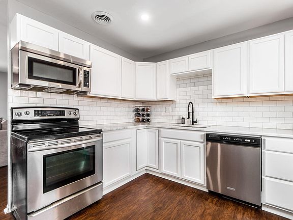 4th image of 579 Knights Ave