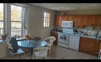 3 bed, 1550 sqft, $4,500 — Photo 3