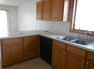 615 Wanda St, North Mankato, MN 56003