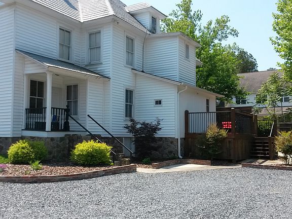 5th image of 250 N Bennett St Ste 1