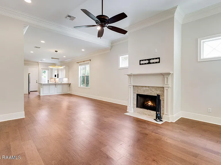 405 S Montauban Dr — Photo 6