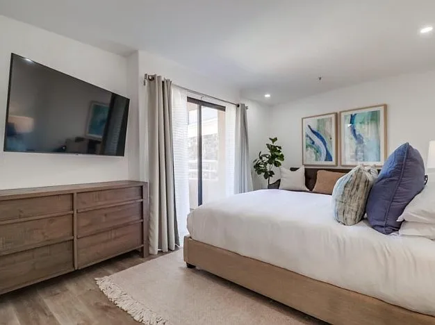 5726 La Jolla Blvd #201 — Photo 19