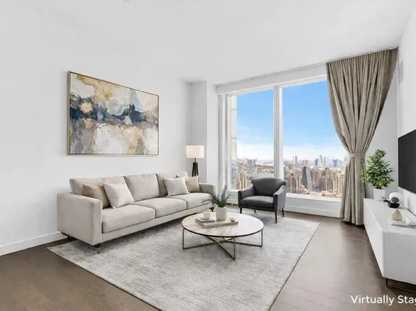 252 South St #35E, New York, NY 10002