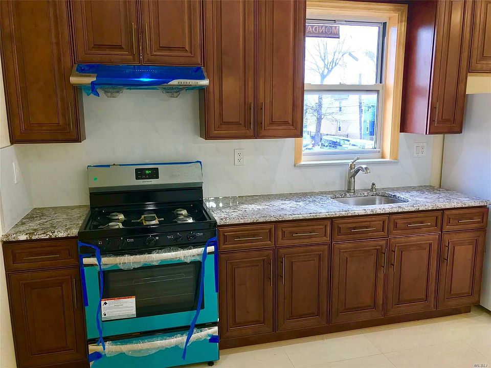 2nd image of 10424 Alstyne Ave