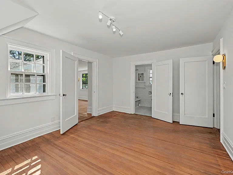 53 Cortlandt Ave — Photo 21