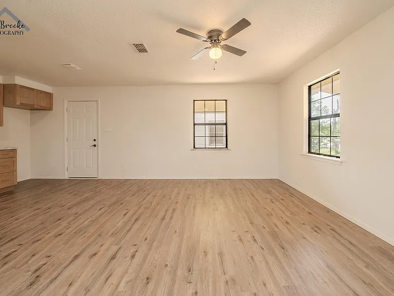 1643 Best Blvd — Photo 7