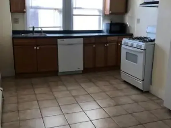 27 Park St APT 6, Somerville, MA 02143