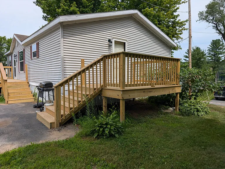 alternate view of side porch