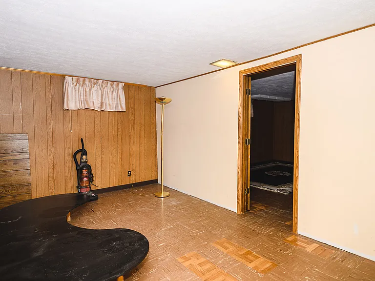 2709 Goldsmith Ln — Photo 30