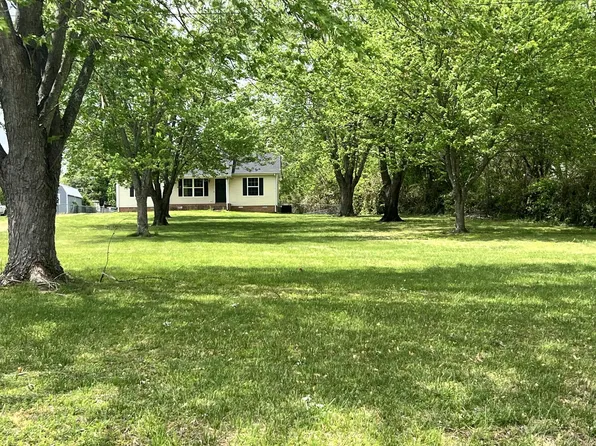 297 E Carter Rd, Portland, TN 37148