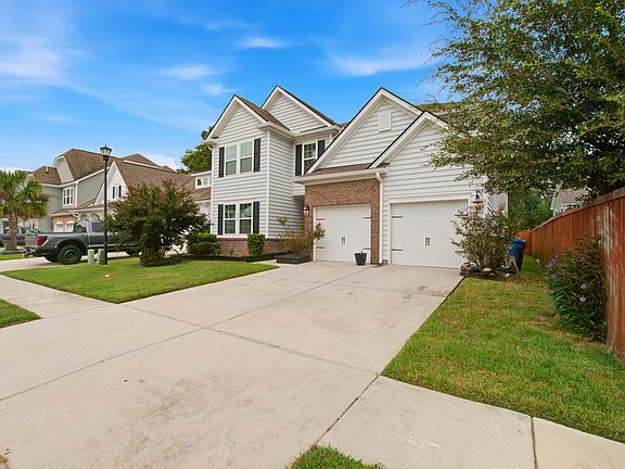 3rd image of 9937 Winged Elm St