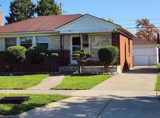 28714 Fountain St, Roseville, MI 48066