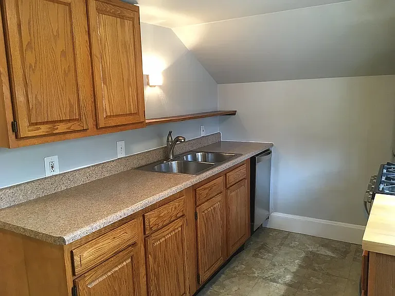 94 Park St #B — Photo 8