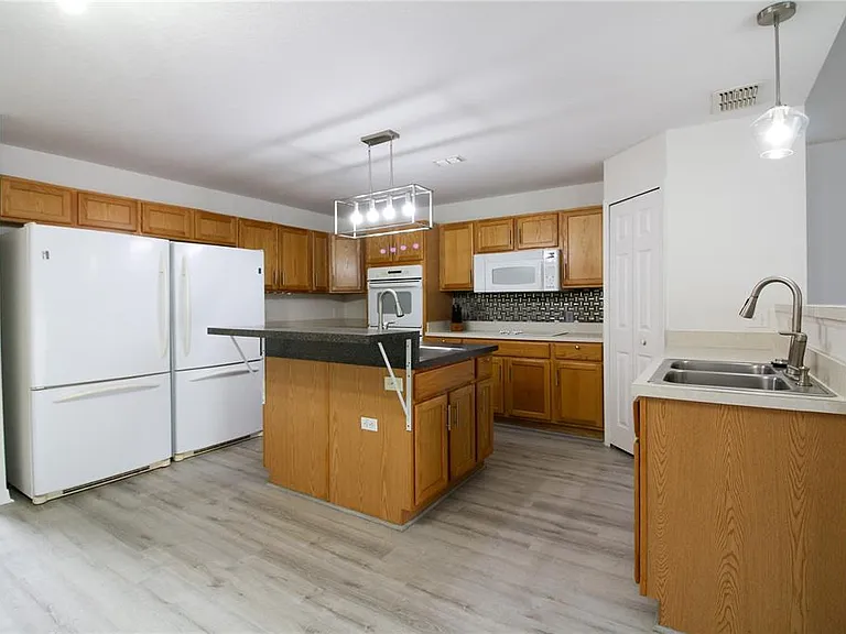 1222 Myopia Hunt Club Dr — Photo 6