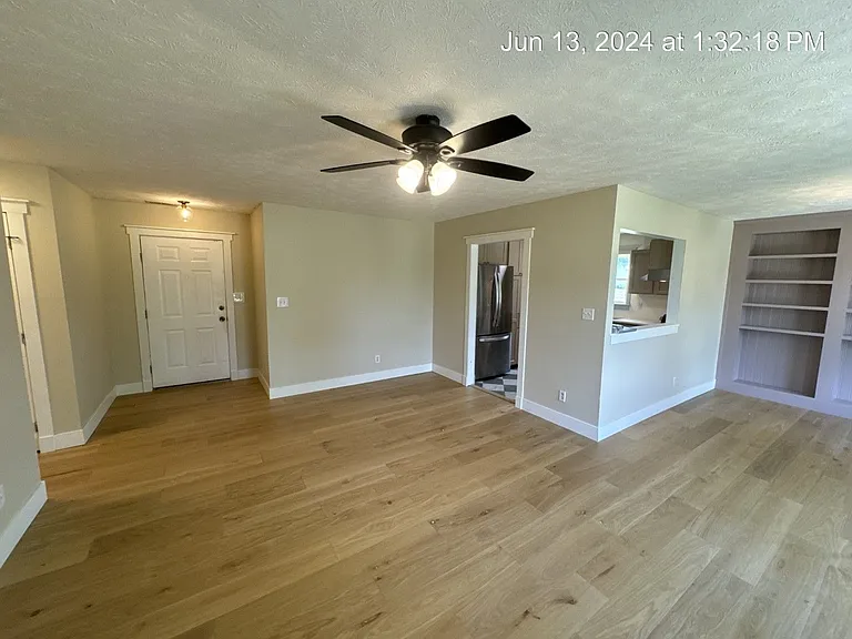 146 Cavalier Dr — Photo 8