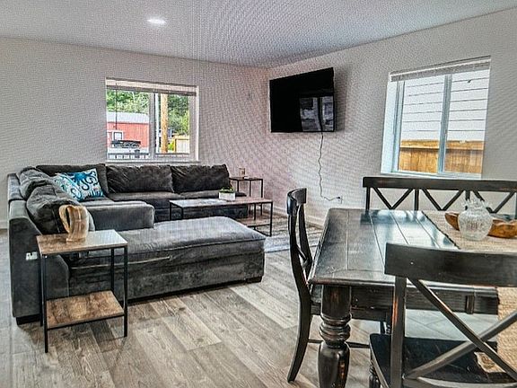 3rd image of 210 Grand Army St