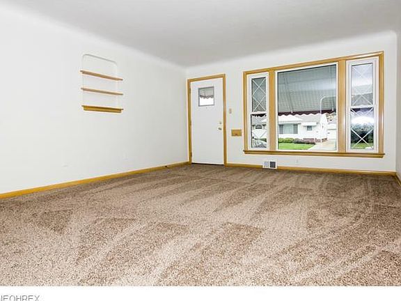 5th image of 700 E 315th St