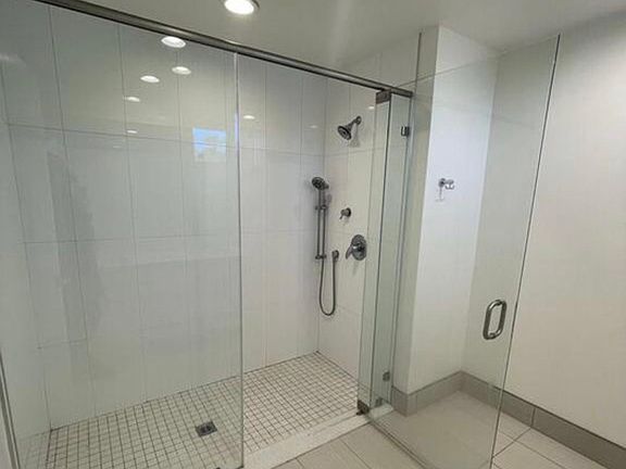 5th image of 1846 Glendon Ave #302