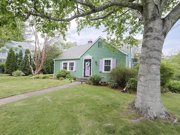 8 Hazelwood Ave, Attleboro, MA 02703