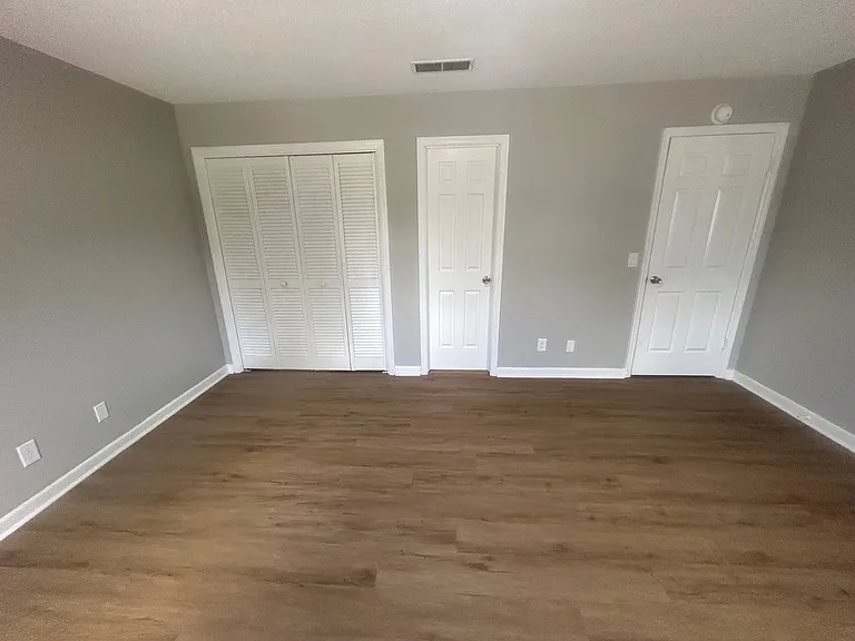 137 Lionsgate Dr — Photo 29