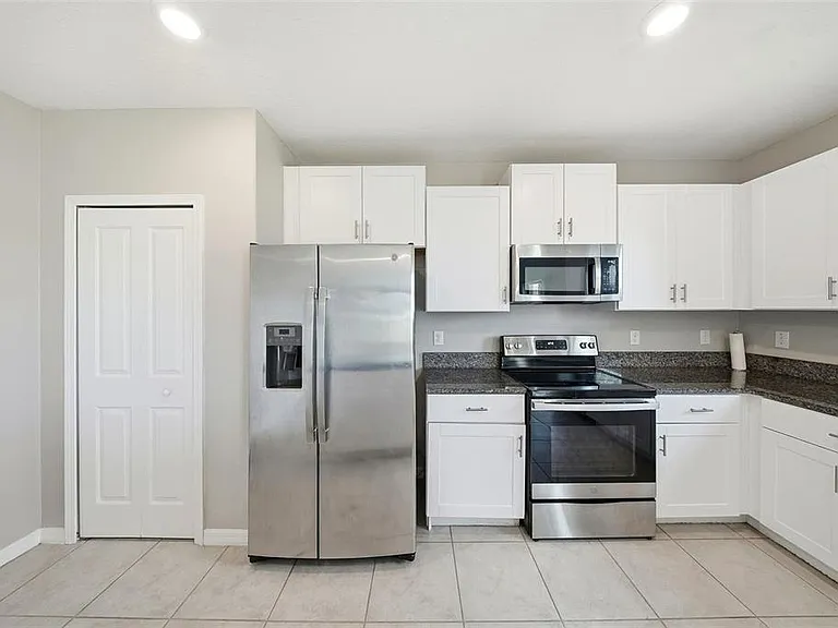 15617 Charr Island St — Photo 2