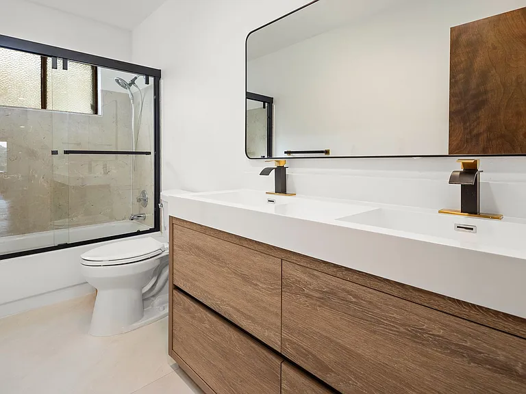 70 Adam Ct — Photo 19