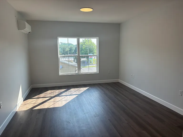 491 Campbell Ave #304 — Photo 6