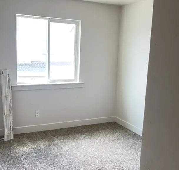 427 S 1540 E — Photo 11