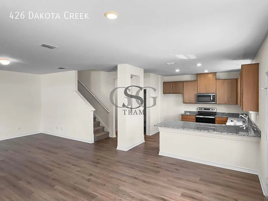 4-Bedroom Home in Dakota Creek — Photo 4