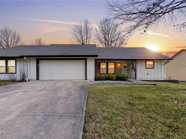 18795 Sunrise Dr, Belton, MO 64012