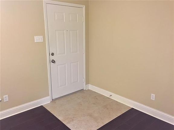 3rd image of 918 Monica Dr