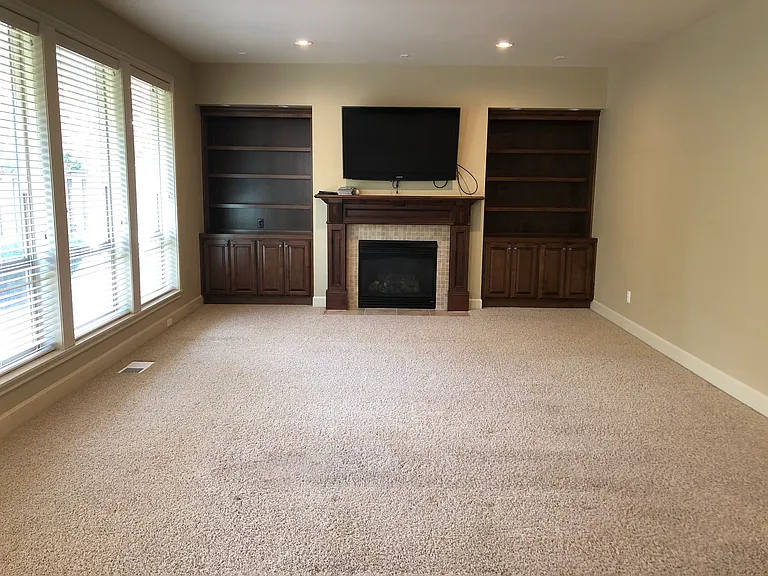 1074 Meek Way — Photo 15